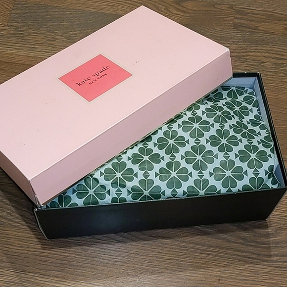 NEW Kate Spade Dotty Embossed Snakeskin Sandals in Black/White - Picture 16 of 16